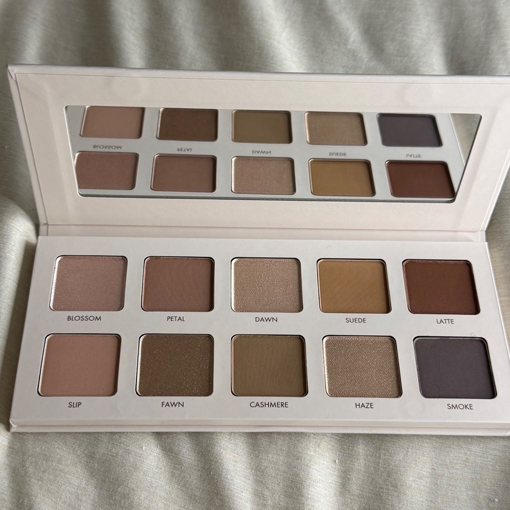 Neutral Wander Beauty Eyeshadow Palette Women OS Neutral New without Box